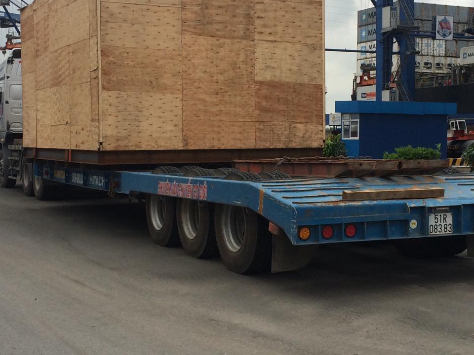vận chuyển kiện hàng máy móc