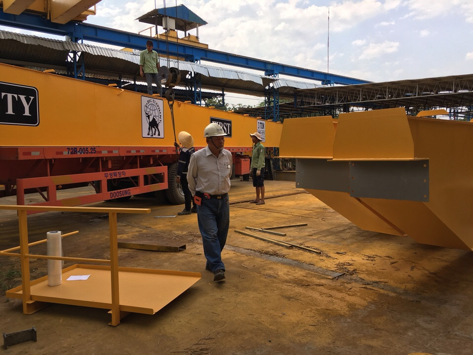 Vận chuyển và lắp đặt dầm cẩu về KCN Mỹ Phước 3