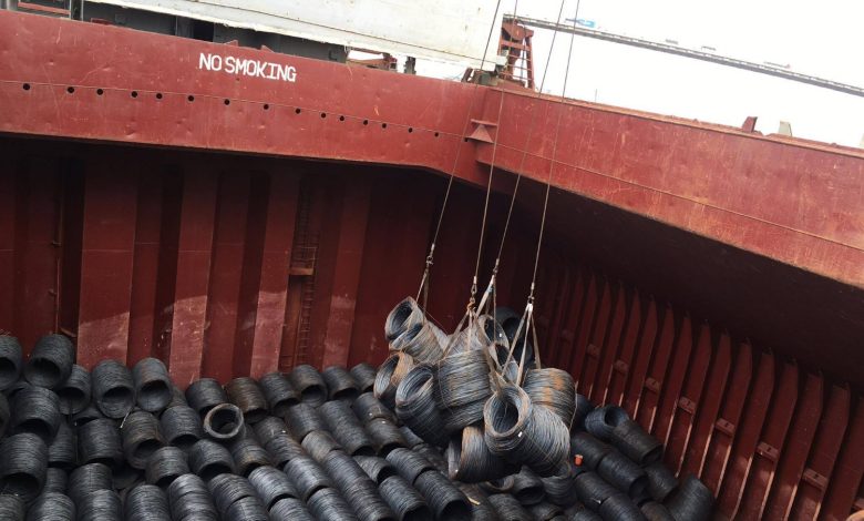 vận chuyển lô hàng sắt thép