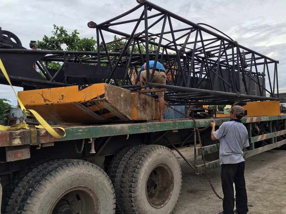 Dịch vụ vận chuyển máy cơ giới siêu trường siêu trọng