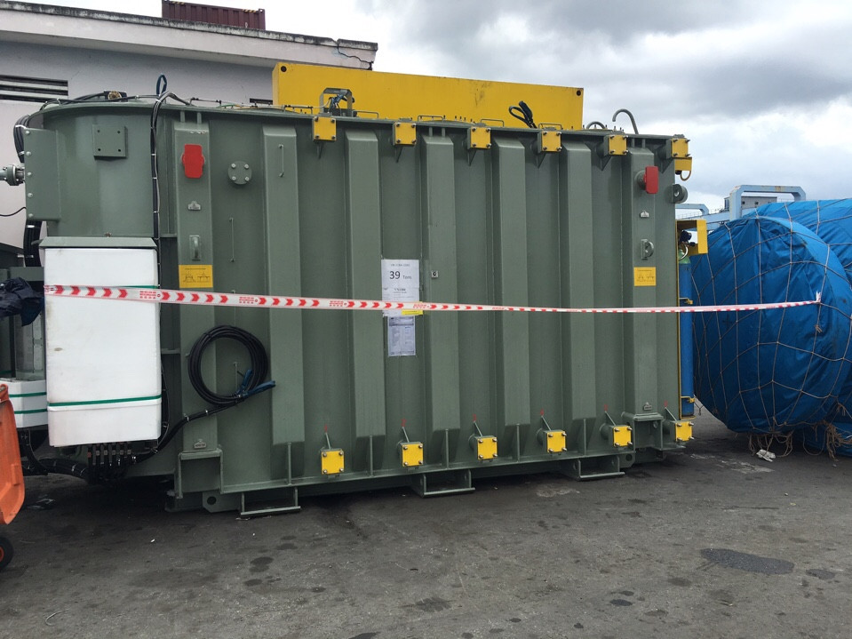 máy biến thế siêu trường siêu trọng