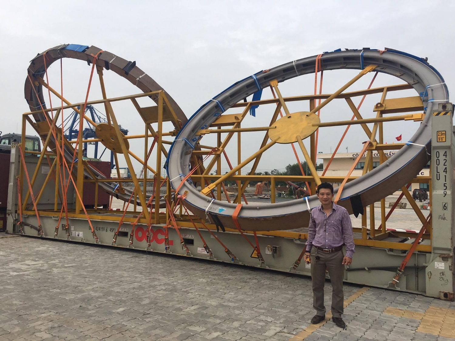 Chuyên nhận vận chuyển  container flat rack quá khổ quá tải từ các cảng Hồ Chí Minh đi các tĩnh thành.