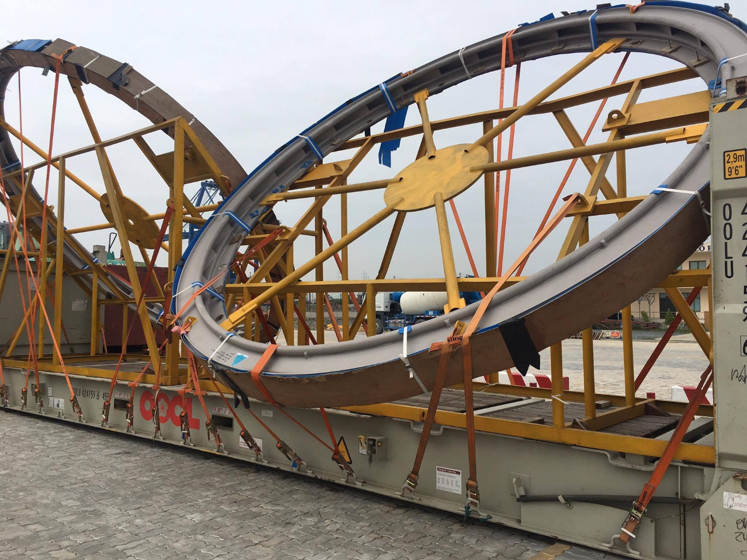 Dịch vụ vận chuyển container flat rack quá khổ quá tải từ các cảng Hồ Chí Minh đi toàn quốc