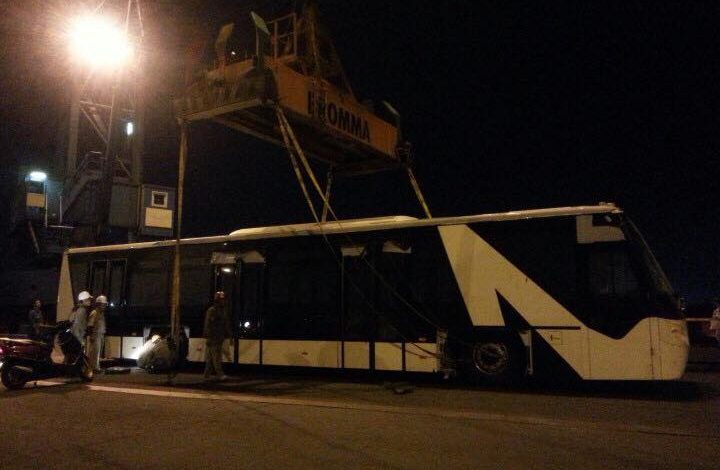 Vận chuyển 2 xe bus quá khổ quá tải cho sân bay Cam Ranh, Khánh Hòa