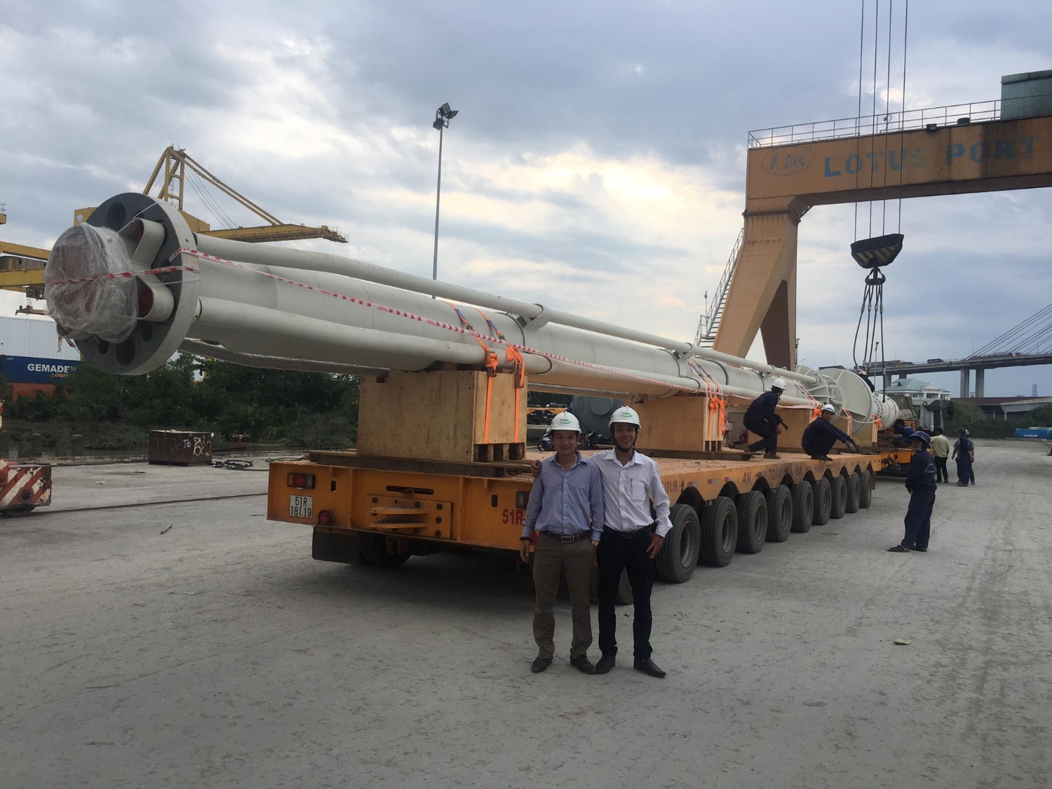 vận chuyển ống khoan cho dự án dầu khí