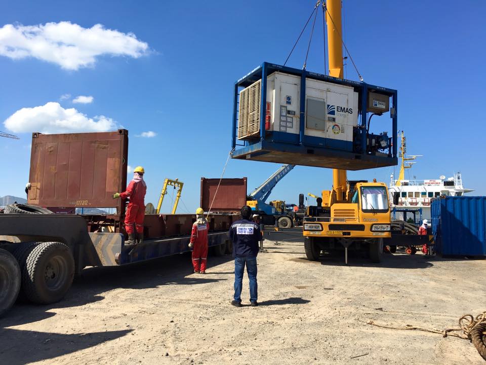 vận chuyển hàng hóa thiết bị dầu khí 2