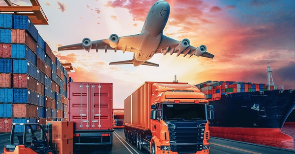 Viettel Post, J&T, Giao Hàng Nhanh… trong cuộc cạnh tranh khốc liệt của thị trường chuyển phát: đầu tư công nghệ đến cả triệu USD mà vẫn ngay ngáy sợ bị “phốt”