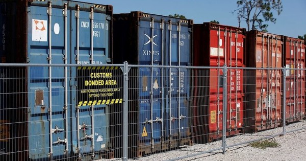 Né thuế quan, doanh nghiệp Mỹ đổ xô đến ‘nơi trú ẩn’ đặc biệt, giá thuê tăng gấp 4 lần nhưng người dùng vẫn sẵn sàng “xếp lốt” chờ đợi tới nửa năm